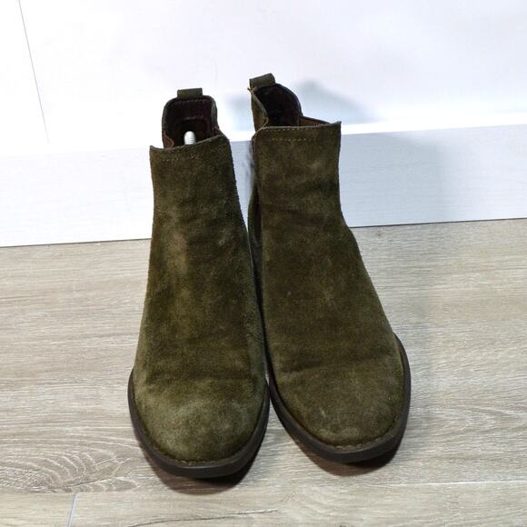 Born Casco Chelsea Olive Green Suede Pull on Boot Size 6 - Picture 2 of 11